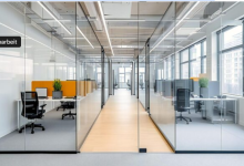 Wie Glastrennwände für das Büro moderne Arbeitsräume verbessern